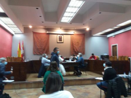 Tras el abandono de los concejales del PP y CS el pleno de Cuéllar continuó con el orden del día Tras el abandono de los concejales del PP y CS el pleno de Cuéllar continuó con el orden del día