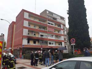 Siete atendidos por el incendio de una vivienda en Fuenlabrada Siete atendidos por el incendio de una vivienda en Fuenlabrada