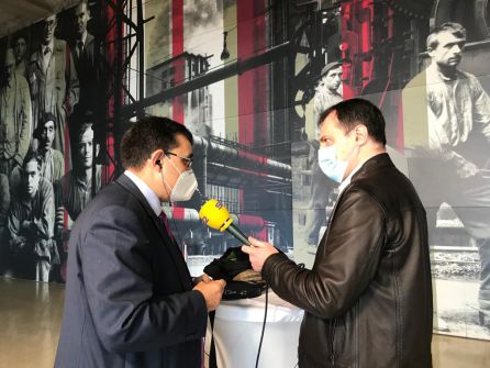 Eneko Arruebarrena, director gerente de Metro Bilbao con nuestro compañero Óscar Gómez, durante la entrevista en Hoy por Hoy Bilbao Eneko Arruebarrena, director gerente de Metro Bilbao con nuestro compañero Óscar Gómez, durante la entrevista en Hoy por Hoy Bilbao