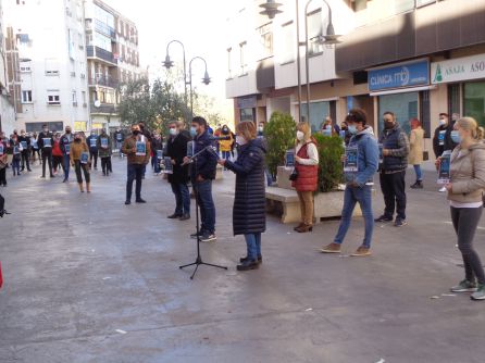 Nuria Leal se encargaba de leer el manifiesto Nuria Leal se encargaba de leer el manifiesto