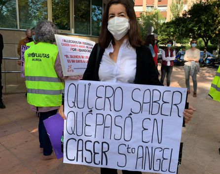 Familiares de residentes de Caser (Santo Ángel) insisten en pedir explicaciones por las muertes de ancianos durante la pandemia Familiares de residentes de Caser (Santo Ángel) insisten en pedir explicaciones por las muertes de ancianos durante la pandemia