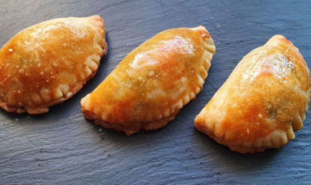 Pastissets d'espinacs i pinyons Pastissets d'espinacs i pinyons