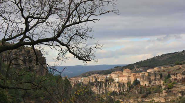 Vistas de Cuenca desde la ruta. Vistas de Cuenca desde la ruta.