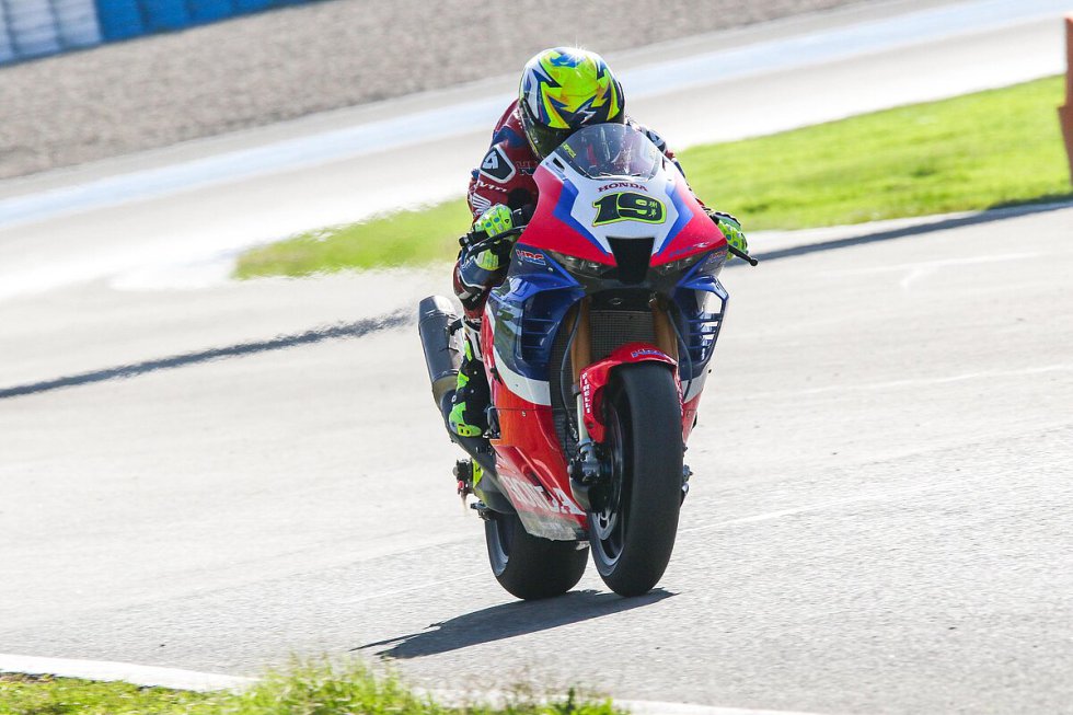 Galería imágenes primer día de entrenamientos WorldSBK en el Circuito de Jerez Galería imágenes primer día de entrenamientos WorldSBK en el Circuito de Jerez