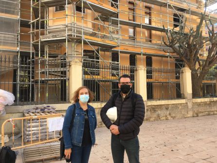 Ana Torres, responsable del Grupo de Investigación del Color en Arquitectura de la UPV y Javier Hidalgo, arquitecto por la UPV y responsable de la Restauración Ana Torres, responsable del Grupo de Investigación del Color en Arquitectura de la UPV y Javier Hidalgo, arquitecto por la UPV y responsable de la Restauración