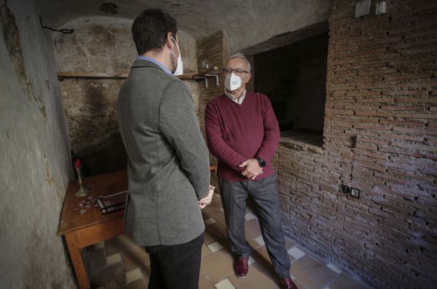 El alcalde de València, Joan Ribó, visita una de les Covetes de Sant Joan El alcalde de València, Joan Ribó, visita una de les Covetes de Sant Joan
