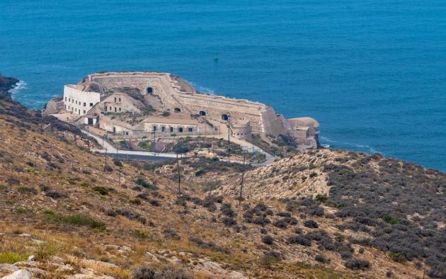 Una de las múltiples baterías de costa del litoral cartagenero Una de las múltiples baterías de costa del litoral cartagenero