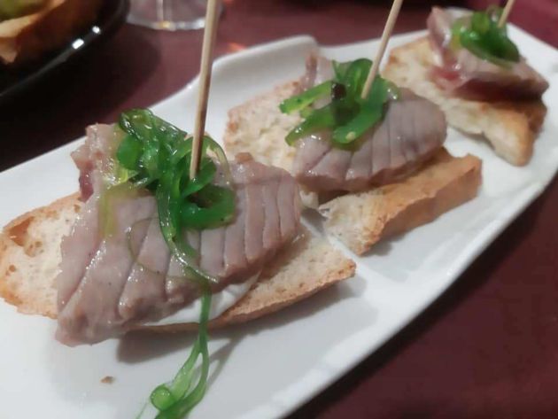 Tosta de atún a la plancha con wakame Tosta de atún a la plancha con wakame