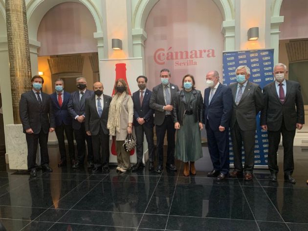 De izquierda a derecha, Miguel Rus, Eugenio Molina, el director de la Cadena SER en Andalucía, Juan Robles, Laura Robles, Antonio Luque, Juan Espadas, Sandra García, Fernando Rodríguez Villalobos, Francisco Herrero y Manuel Cornax De izquierda a derecha, Miguel Rus, Eugenio Molina, el director de la Cadena SER en Andalucía, Juan Robles, Laura Robles, Antonio Luque, Juan Espadas, Sandra García, Fernando Rodríguez Villalobos, Francisco Herrero y Manuel Cornax