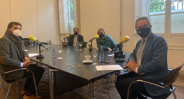De izquierda a derecha, José Manuel Lastra, Pedro Robles, Beatriz Codes y Salomón Hachuel De izquierda a derecha, José Manuel Lastra, Pedro Robles, Beatriz Codes y Salomón Hachuel