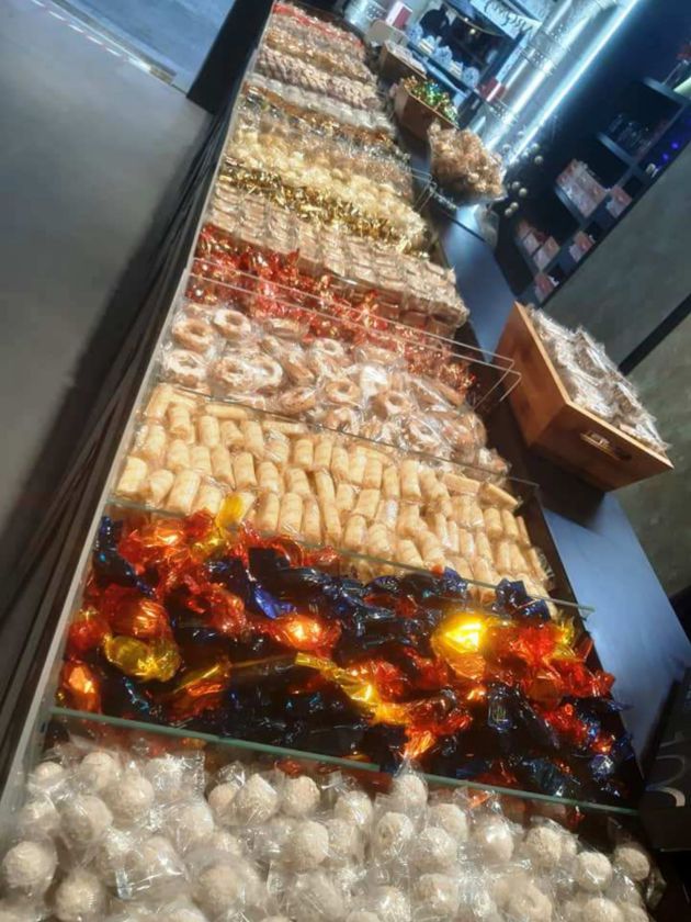El irresistible mostrador con los productos navideños de Aromas de Medina El irresistible mostrador con los productos navideños de Aromas de Medina