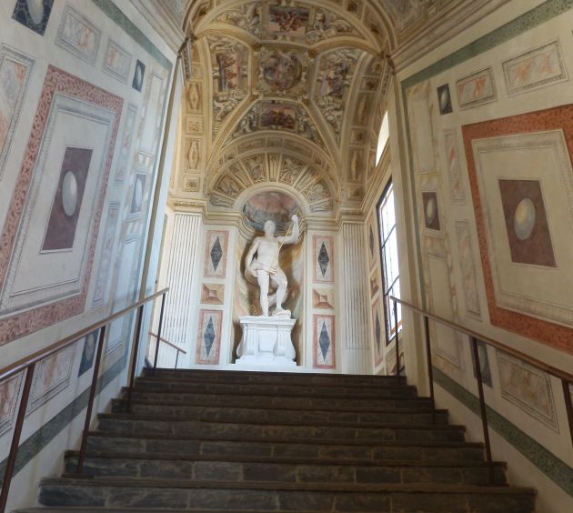 Imagen de la escalinata del Palacio para acceder a a primera planta Imagen de la escalinata del Palacio para acceder a a primera planta