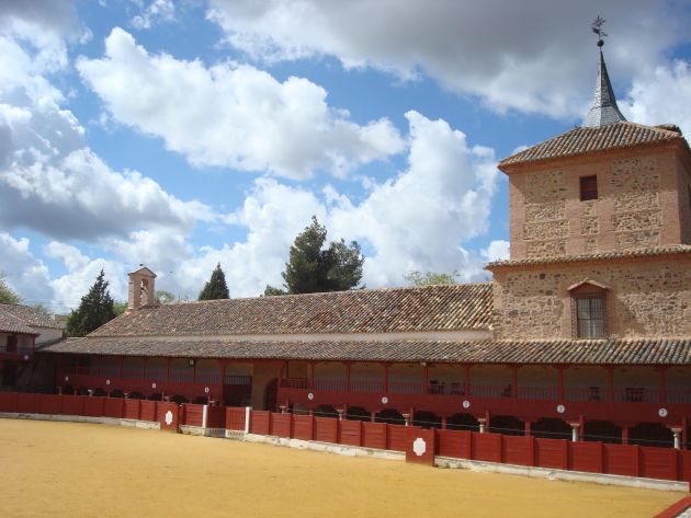Imagen de archivo de la plaza de toros cuadrada de Las Virtudes, en Santa Cruz de Mudela Imagen de archivo de la plaza de toros cuadrada de Las Virtudes, en Santa Cruz de Mudela