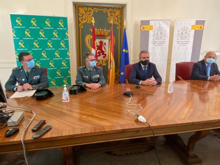 Rueda de prensa delegado del Gobierno en Castilla y León y Subdelegado del Gobierno acompañados de los mandos de la guardia civil Rueda de prensa delegado del Gobierno en Castilla y León y Subdelegado del Gobierno acompañados de los mandos de la guardia civil