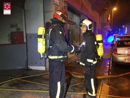 Operarios en el incendio de Vila-real Operarios en el incendio de Vila-real