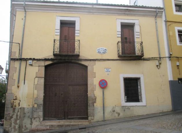 Edificio de las antiguas Escuelas Palafox de Cuenca. Edificio de las antiguas Escuelas Palafox de Cuenca.