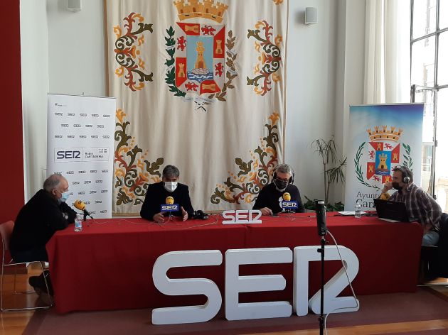 Diego Quevedo, historiador, y Pedro Segura, actor, director de teatro y coordinador de los Empresarios de Teatro de Cartagena y Comarca Diego Quevedo, historiador, y Pedro Segura, actor, director de teatro y coordinador de los Empresarios de Teatro de Cartagena y Comarca