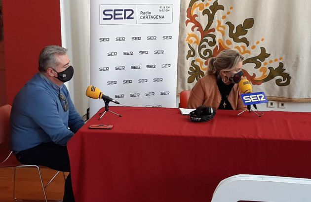 Paloma Jáudenes, empresaria cartagenera responsable de Pequeña Moma, y Bartolomé Vera, presidente de la Asociación de Hoteles de Cartagena y Comarca y gerente del hotel Los Habaneros Paloma Jáudenes, empresaria cartagenera responsable de Pequeña Moma, y Bartolomé Vera, presidente de la Asociación de Hoteles de Cartagena y Comarca y gerente del hotel Los Habaneros