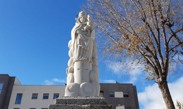 Imagen de la Virgen de la Pilarica, muy venerada en el barrio Imagen de la Virgen de la Pilarica, muy venerada en el barrio