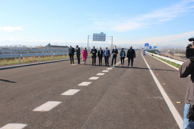 El ministro Ábalos inaugura junto a la consejera de Fomento de la Junta, Marifrán Carazo; el alcalde y el presidente de la Diputación de Granada, Luis Salvador y José Entrena; y otras autoridades la Variante Exterior de Granada en la A-44 (Segunda Circunvalación) El ministro Ábalos inaugura junto a la consejera de Fomento de la Junta, Marifrán Carazo; el alcalde y el presidente de la Diputación de Granada, Luis Salvador y José Entrena; y otras autoridades la Variante Exterior de Granada en la A-44 (Segunda Circunvalación)
