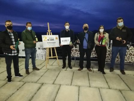 Foto de familia con representantes de algunas de las entidades presentes Foto de familia con representantes de algunas de las entidades presentes