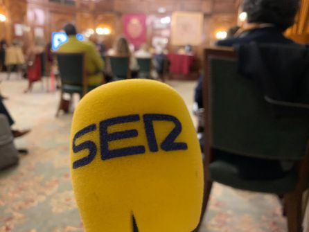 El público ha estado limitado por la COVID-19 y se ha tenido que distanciar para mantener los requisitos sanitarios El público ha estado limitado por la COVID-19 y se ha tenido que distanciar para mantener los requisitos sanitarios