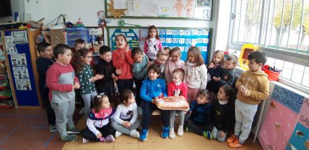 Grupo de alumnos y alumnas del CEI Soriano Serrano, en un de sus actividades, antes de la pandemia Grupo de alumnos y alumnas del CEI Soriano Serrano, en un de sus actividades, antes de la pandemia
