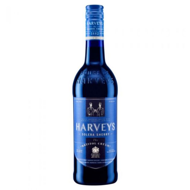 La infonfundible botella azul del Harveys Bristol Cream La infonfundible botella azul del Harveys Bristol Cream