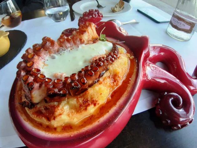 Pata de pulpo a la brasa Pata de pulpo a la brasa