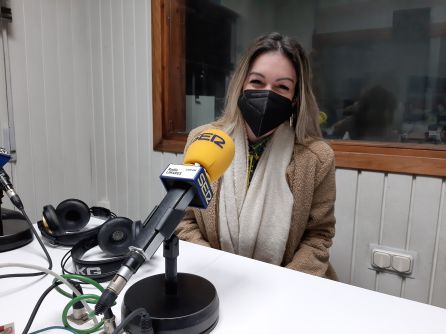 Chus Olsson, durante su visita a los estudios de Radio Linares Chus Olsson, durante su visita a los estudios de Radio Linares