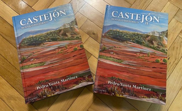 El libro consta de dos volúmenes. El libro consta de dos volúmenes.