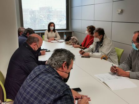La alcaldesa de Getafe, Sara Hernández, y el concejal de Urbanismo, Jorge Rodríguez, se lo han comunicado en una reunión a representantes de vecinos. La alcaldesa de Getafe, Sara Hernández, y el concejal de Urbanismo, Jorge Rodríguez, se lo han comunicado en una reunión a representantes de vecinos.