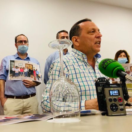 El portavoz de FACUA-Córdoba, Francisco Martínez-Claus, durante una rueda de prensa, en una imagen de archivo. El portavoz de FACUA-Córdoba, Francisco Martínez-Claus, durante una rueda de prensa, en una imagen de archivo.
