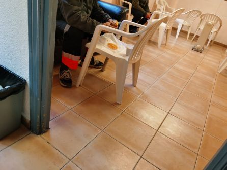 Desayunos en sillas. Desayunos en sillas.