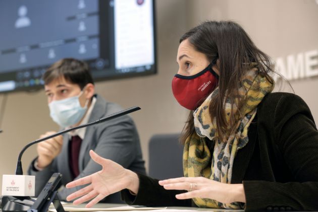 Borja Sanjuán, concejal de Hacienda, y Elisa Valía, concejala del Ciclo Integral del Agua Borja Sanjuán, concejal de Hacienda, y Elisa Valía, concejala del Ciclo Integral del Agua