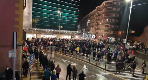 Concentración de apoyo a los trabajadores de el Corte Inglés de Linares. Concentración de apoyo a los trabajadores de el Corte Inglés de Linares.