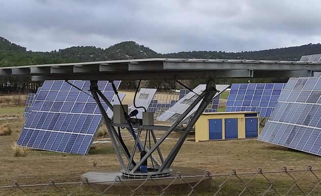 El viento también ha dañado varias torretas de giro. El viento también ha dañado varias torretas de giro.