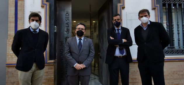 De izquierda a derecha, Adelardo Martín de la Vega, consiliario 2º de La Sed; José cataluña, hermano mayor; Juan de las Cuevas, teniente hermano mayor; y Daniel Perera Pavo, delegado del Miércoles Santo en el Consejo de Cofradías De izquierda a derecha, Adelardo Martín de la Vega, consiliario 2º de La Sed; José cataluña, hermano mayor; Juan de las Cuevas, teniente hermano mayor; y Daniel Perera Pavo, delegado del Miércoles Santo en el Consejo de Cofradías