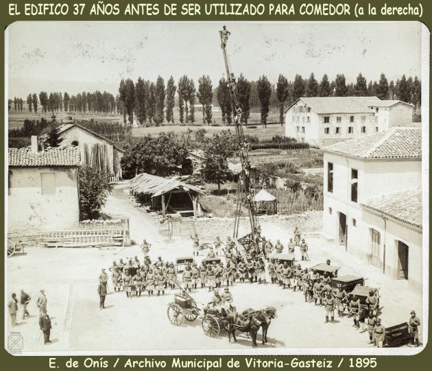 Los bomberos frente a la casa Los bomberos frente a la casa