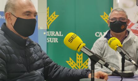 De izquierda a derecha: Juan Manuel Díaz del Valle y Antonio Tomás, presidente y vicepresidente de la Indicación Geográfica Protegida (IGP) respectivamente De izquierda a derecha: Juan Manuel Díaz del Valle y Antonio Tomás, presidente y vicepresidente de la Indicación Geográfica Protegida (IGP) respectivamente