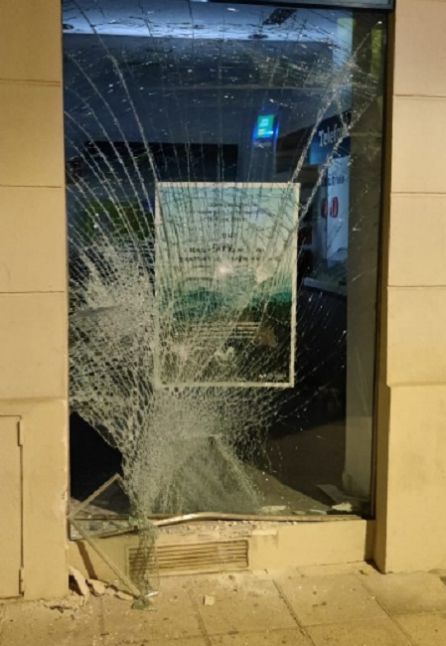 Intento de aluzinaje en un comercio de telefonía de Totana. Intento de aluzinaje en un comercio de telefonía de Totana.