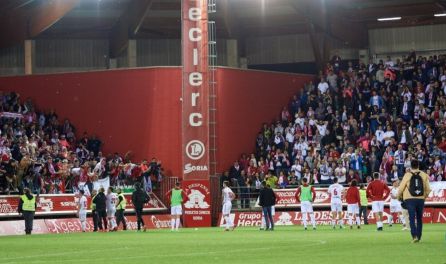 Jugadores y aficionados, instantes después del descenso de 2018 en Soria Jugadores y aficionados, instantes después del descenso de 2018 en Soria