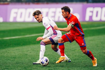 Menudo, de penalti, le dio un punto al Numancia en Zorrilla Menudo, de penalti, le dio un punto al Numancia en Zorrilla