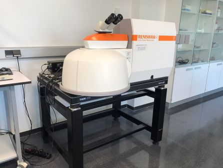 Espectrómetro de raman. Se utiliza para analizar las moléculas o minerales que llegan de Marte Espectrómetro de raman. Se utiliza para analizar las moléculas o minerales que llegan de Marte