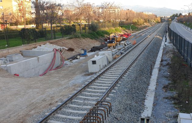 Instalación de una segunda vía para el intercambiador de ejes de trenes en la vía de Moreda a la altura del barrio granadino Cerrillo de Maracena Instalación de una segunda vía para el intercambiador de ejes de trenes en la vía de Moreda a la altura del barrio granadino Cerrillo de Maracena