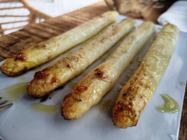 Espárragos blancos de Tudela a la parrilla Espárragos blancos de Tudela a la parrilla