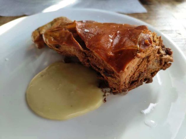 Cochinillo asado con crema de patata Cochinillo asado con crema de patata