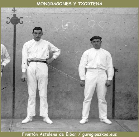 los pelotaris profesionales Mondragones y Txortena los pelotaris profesionales Mondragones y Txortena