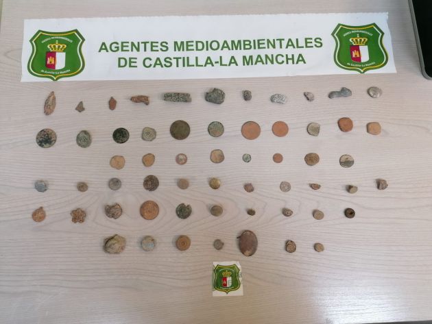 Monedas y otros objetos decomisados Monedas y otros objetos decomisados