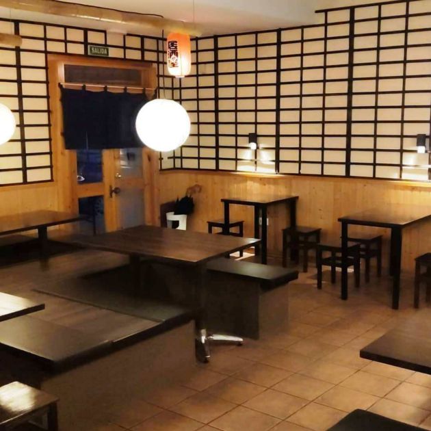 Interior de Oishii con el original tatami